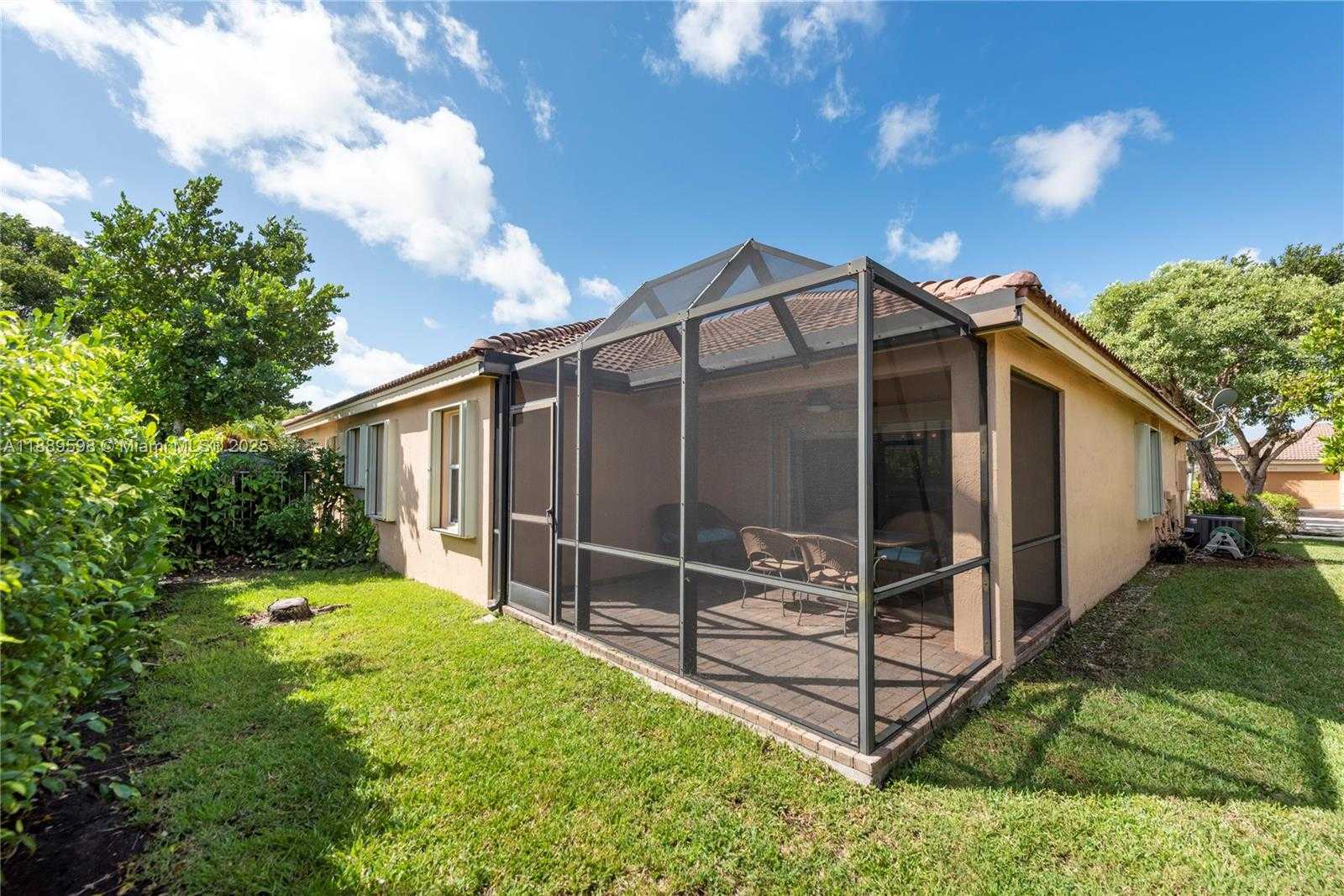 Small Image of 1886 SIRIUS LN, Weston Number 26