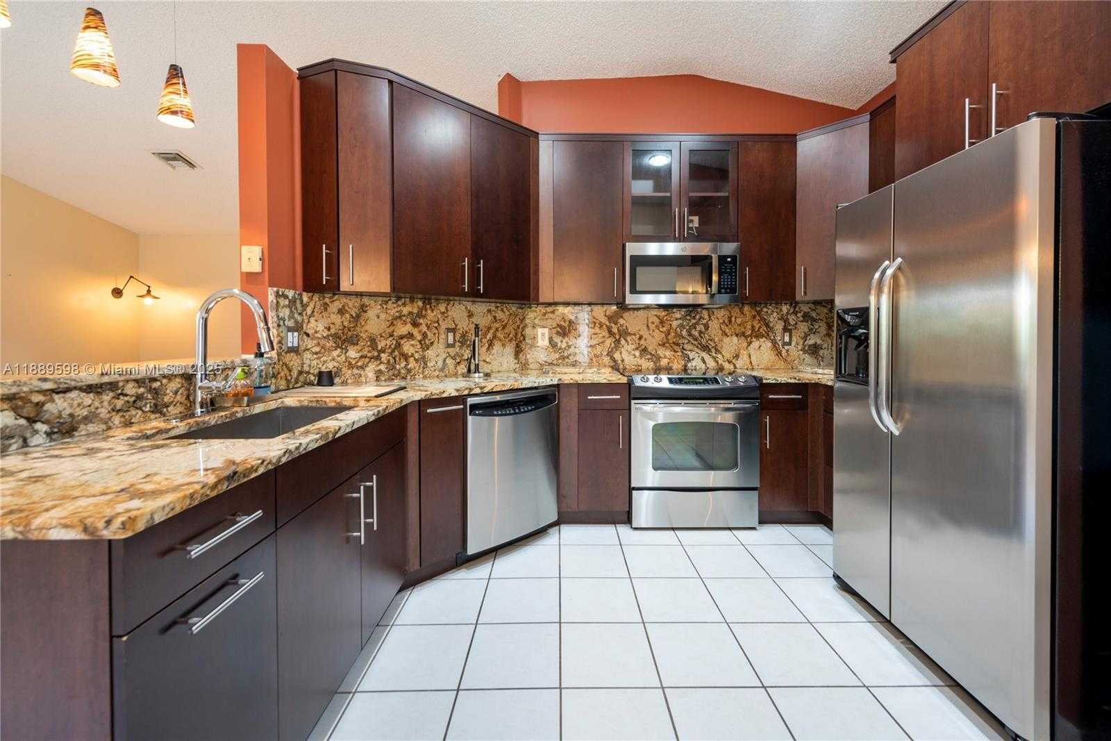 Small Image of 1886 SIRIUS LN, Weston Number 3