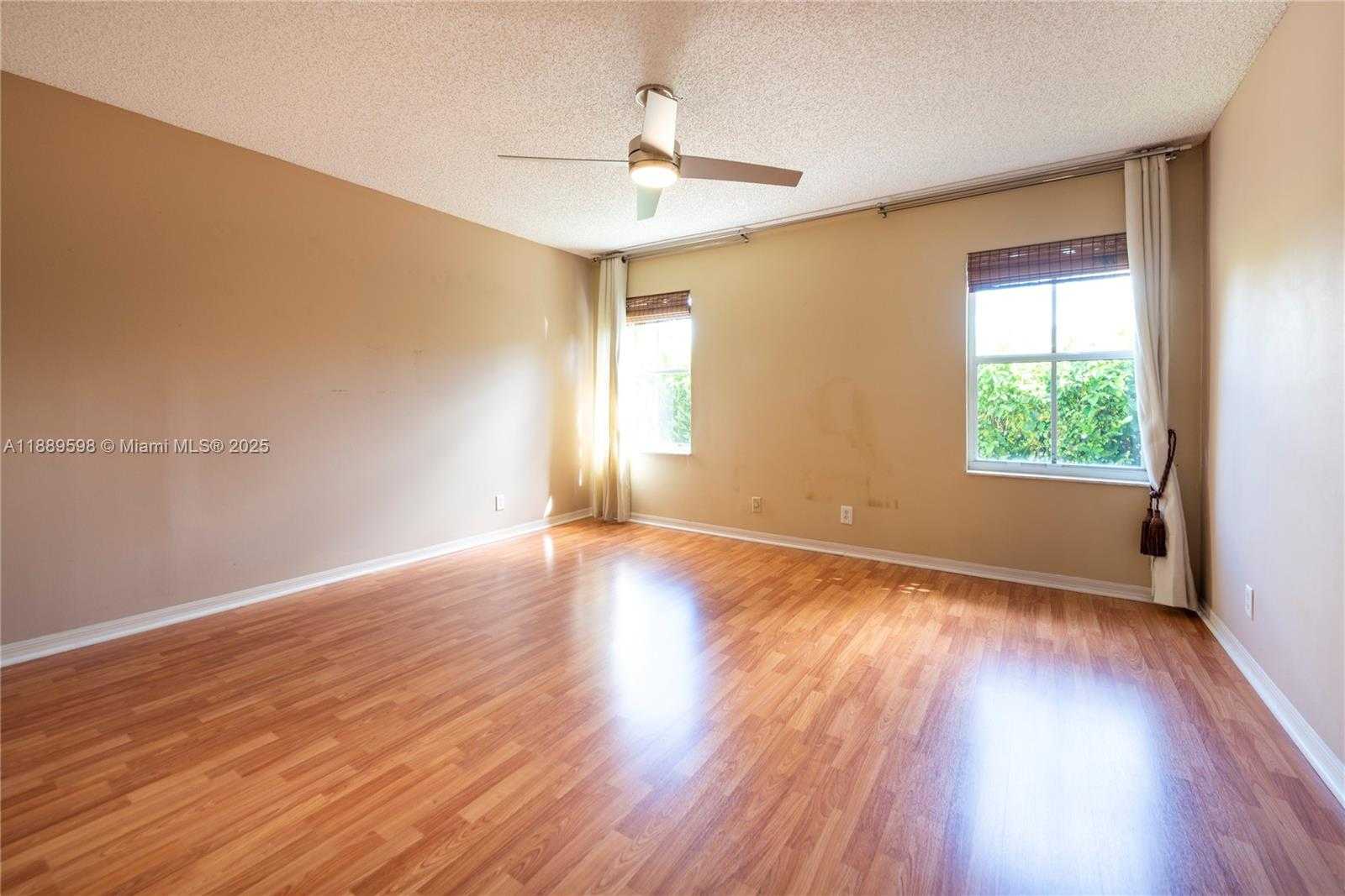 Small Image of 1886 SIRIUS LN, Weston Number 9