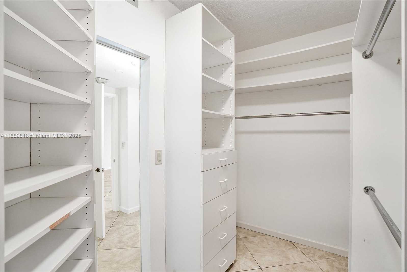 Small Image of 20281 EAST COUNTRY CLUB DR #2110, Aventura Number 16