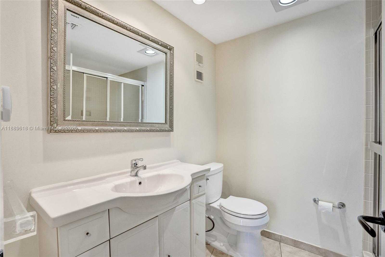 Small Image of 20281 EAST COUNTRY CLUB DR #2110, Aventura Number 21