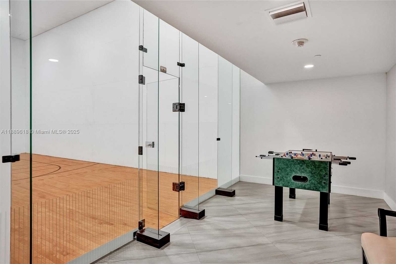 Small Image of 20281 EAST COUNTRY CLUB DR #2110, Aventura Number 66