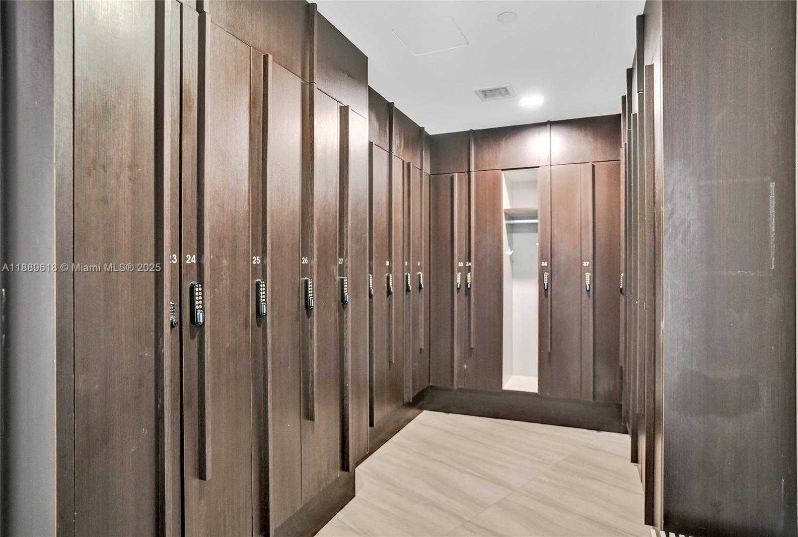 Small Image of 20281 EAST COUNTRY CLUB DR #2110, Aventura Number 73