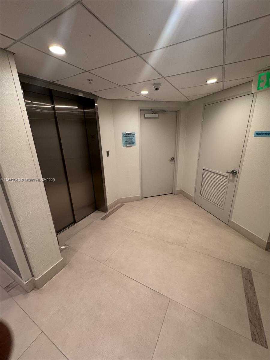 Small Image of 3001 SOUTH OCEAN DR #907, Hollywood Number 11