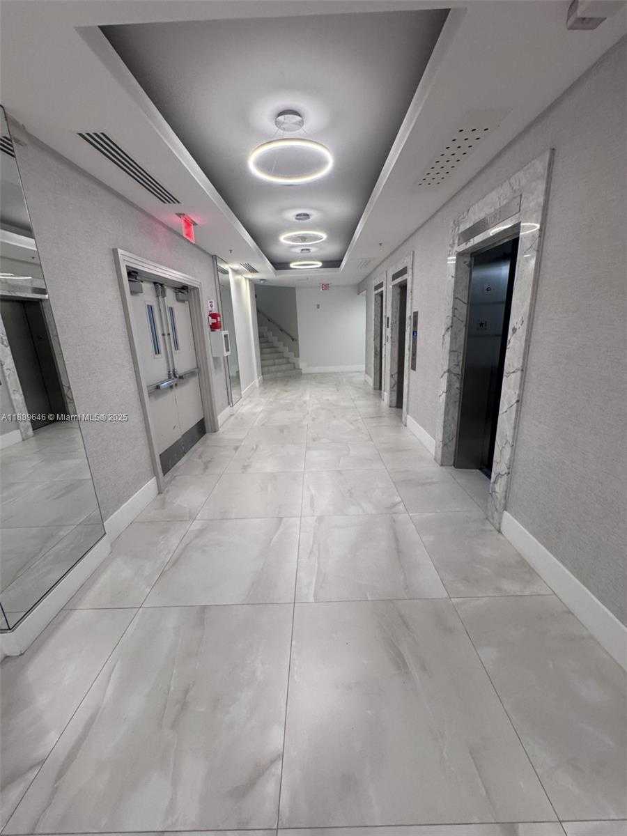 Small Image of 3001 SOUTH OCEAN DR #907, Hollywood Number 6