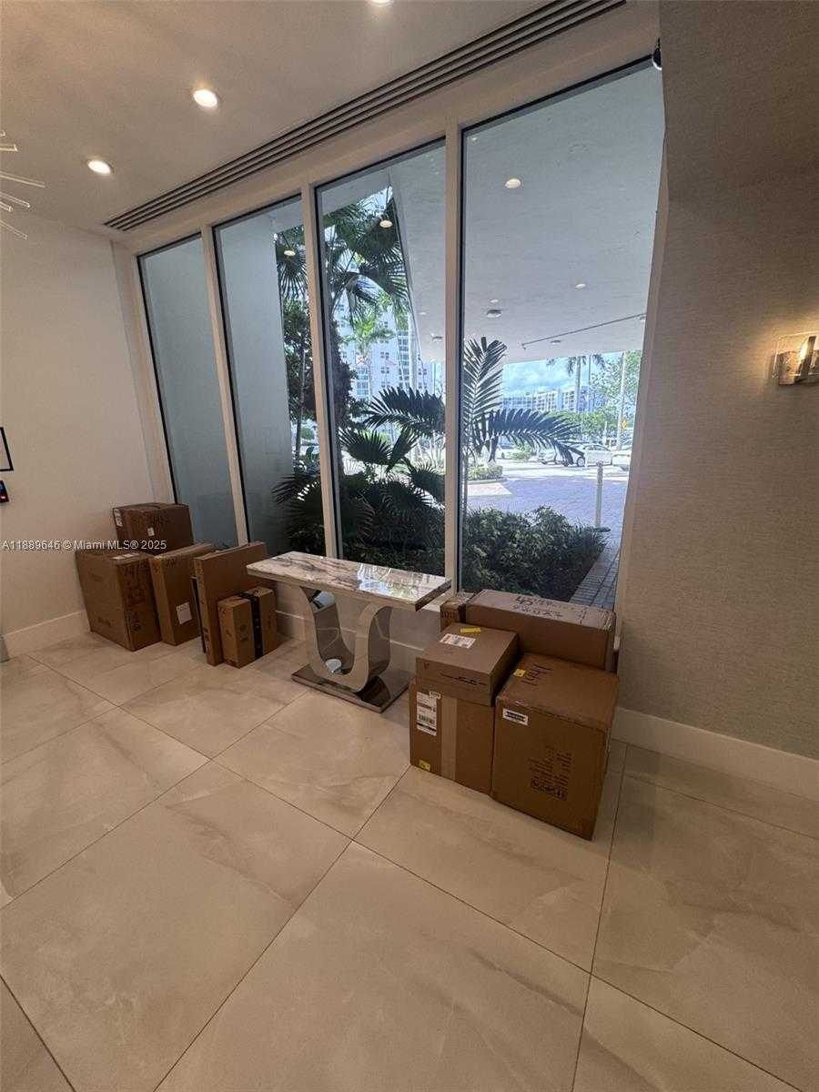 Small Image of 3001 SOUTH OCEAN DR #907, Hollywood Number 9