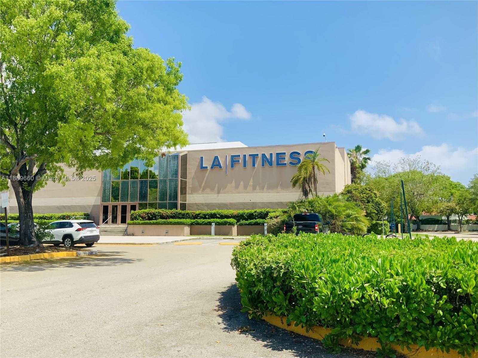 Small Image of 3600 MYSTIC POINTE DR #1801, Aventura Number 17