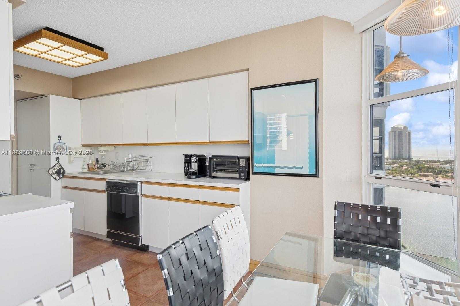 Small Image of 3600 MYSTIC POINTE DR #1801, Aventura Number 9