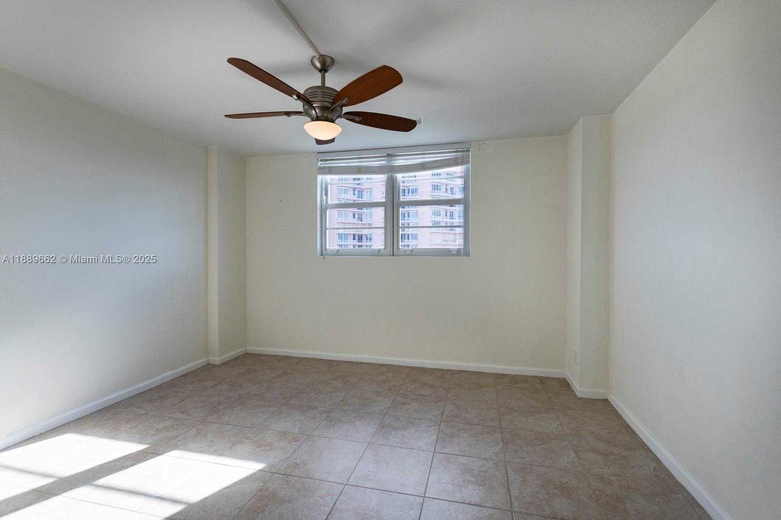Small Image of 90 EDGEWATER DR #1218, Coral Gables Number 11