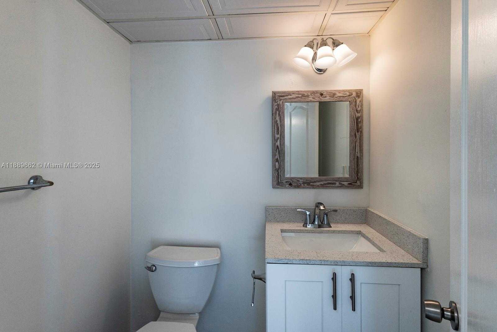 Small Image of 90 EDGEWATER DR #1218, Coral Gables Number 14