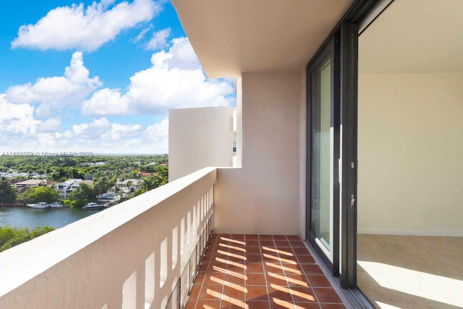 Small Image of 90 EDGEWATER DR #1218, Coral Gables Number 16