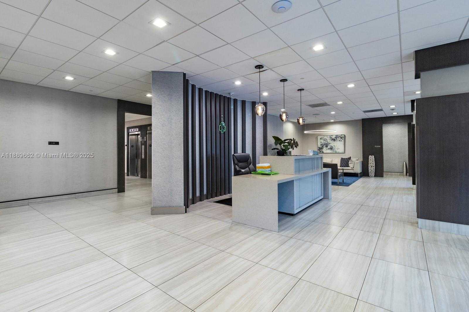 Small Image of 90 EDGEWATER DR #1218, Coral Gables Number 17