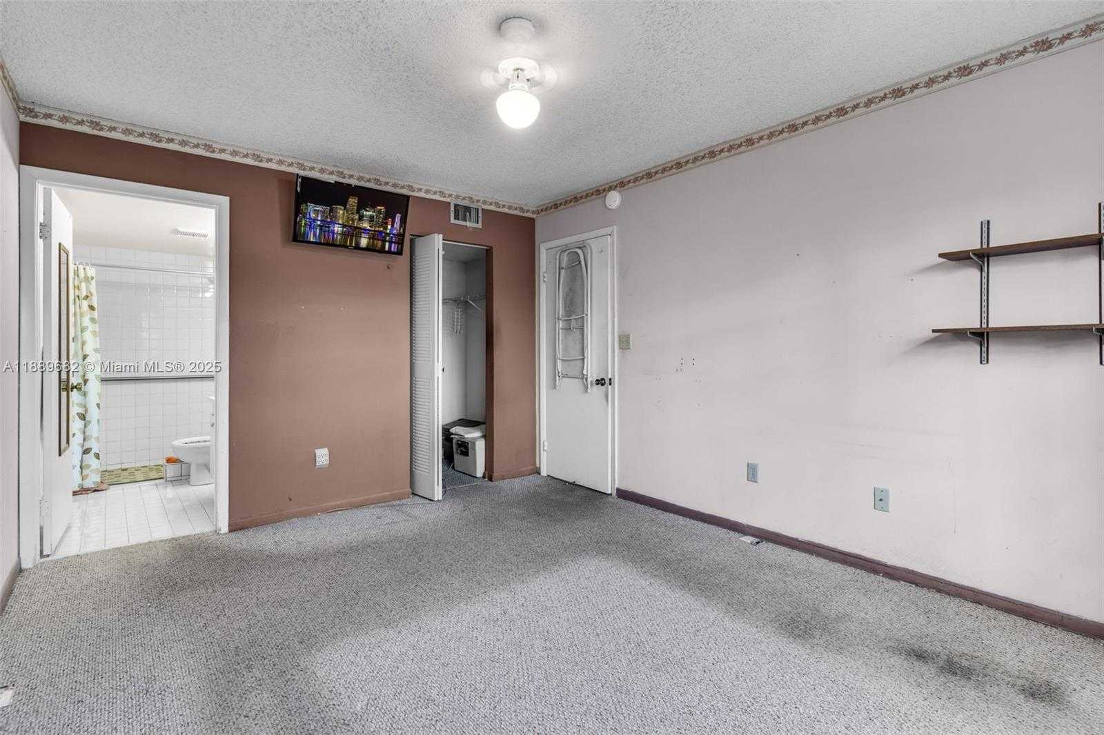 Small Image of 18370 MEDITERRANEAN BLVD #1-25, Hialeah Number 11