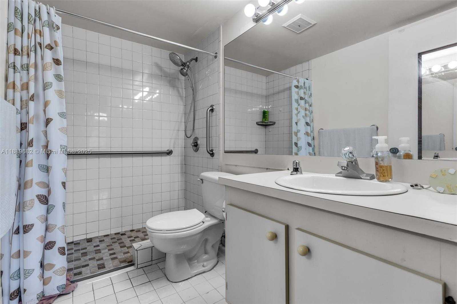 Small Image of 18370 MEDITERRANEAN BLVD #1-25, Hialeah Number 12
