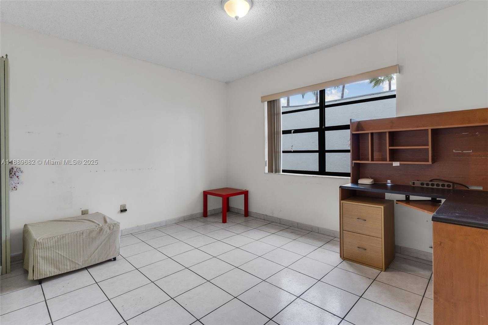Small Image of 18370 MEDITERRANEAN BLVD #1-25, Hialeah Number 15