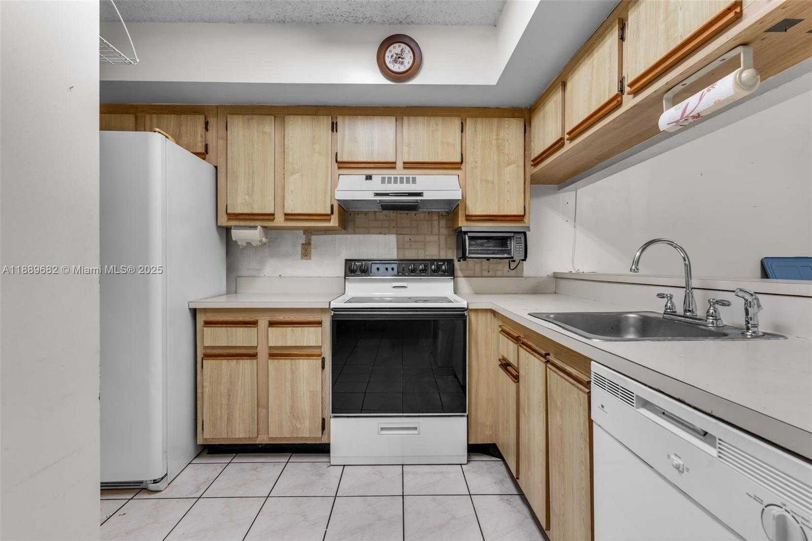 Small Image of 18370 MEDITERRANEAN BLVD #1-25, Hialeah Number 6