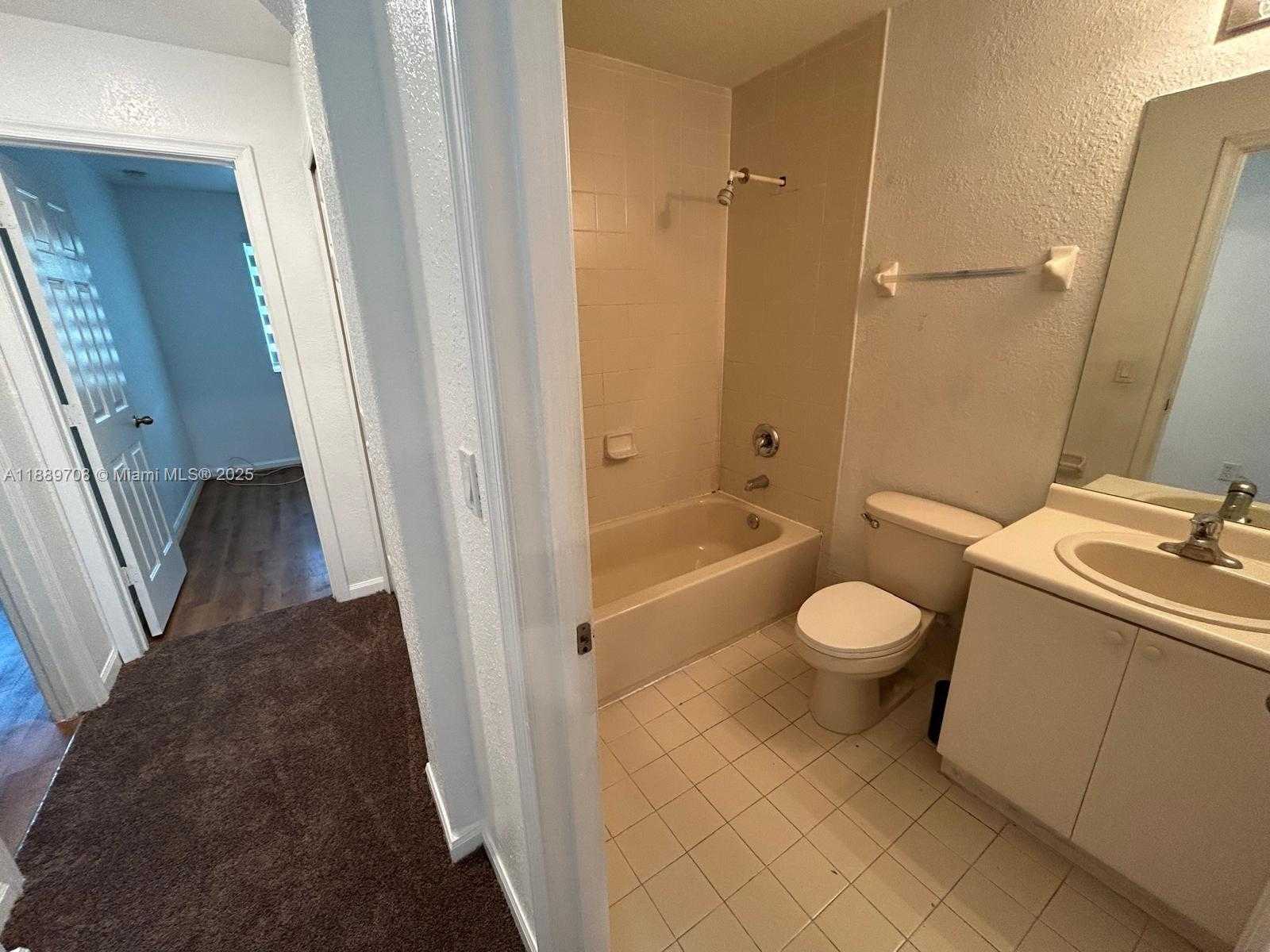 Small Image of 1406 SOUTH EAST 26TH CT #311, Homestead Number 14