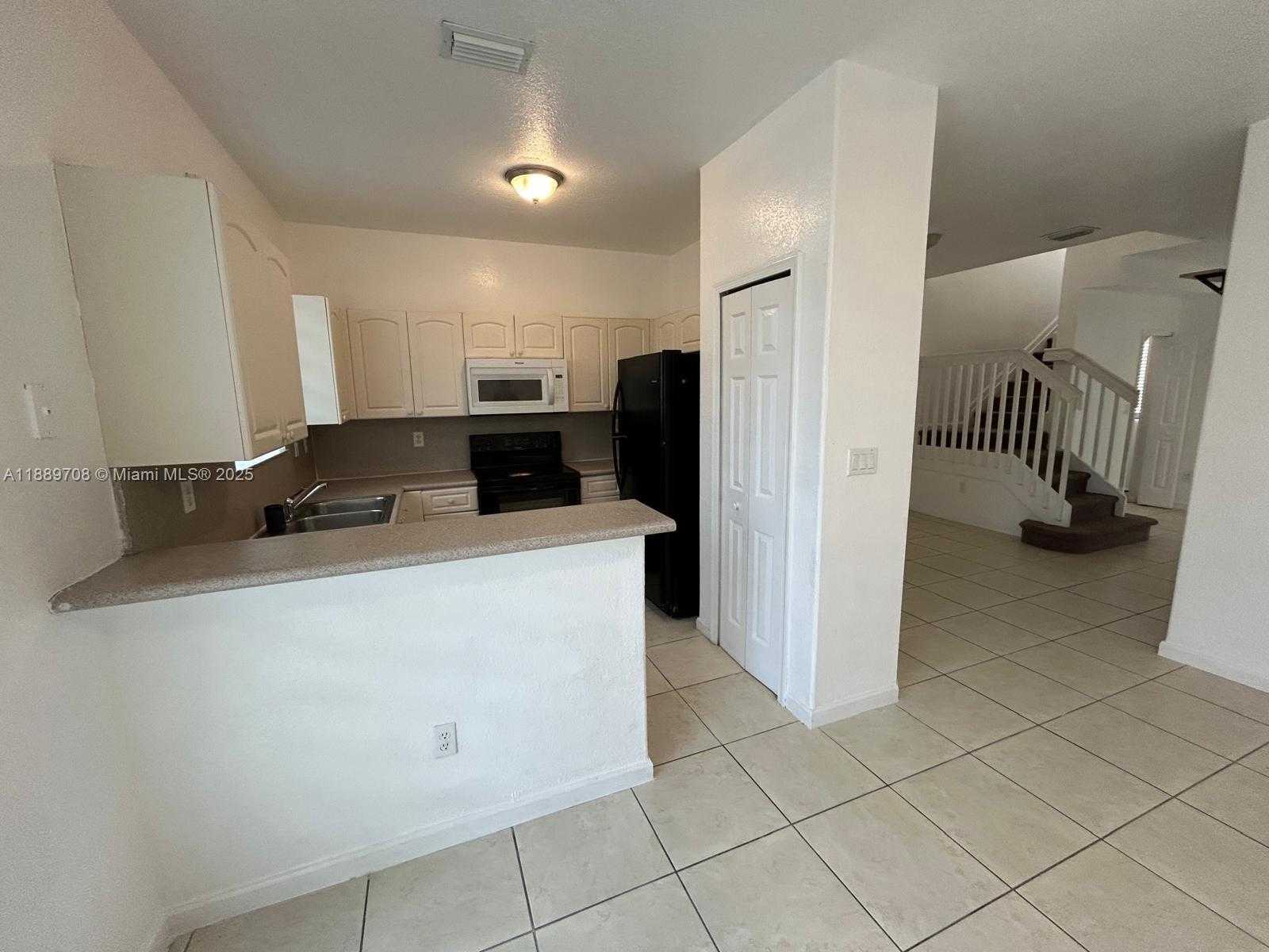 Small Image of 1406 SOUTH EAST 26TH CT #311, Homestead Number 8