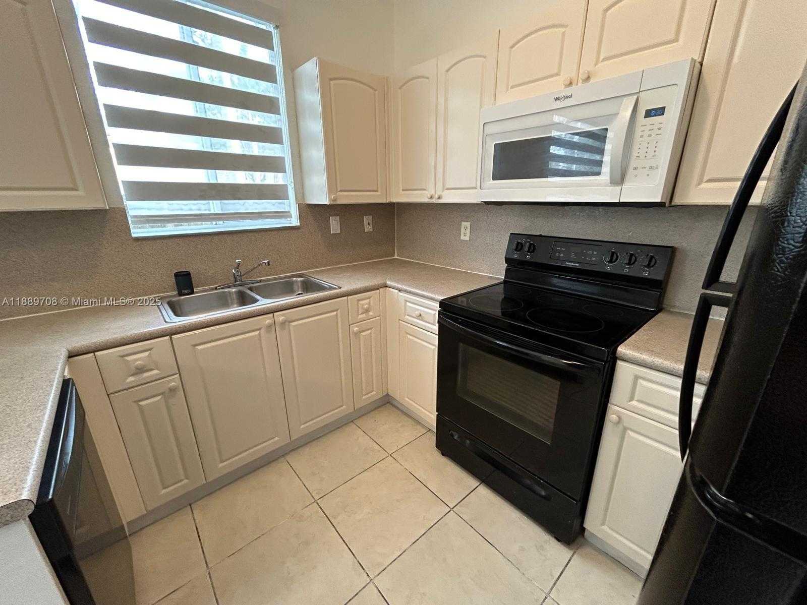 Small Image of 1406 SOUTH EAST 26TH CT #311, Homestead Number 9