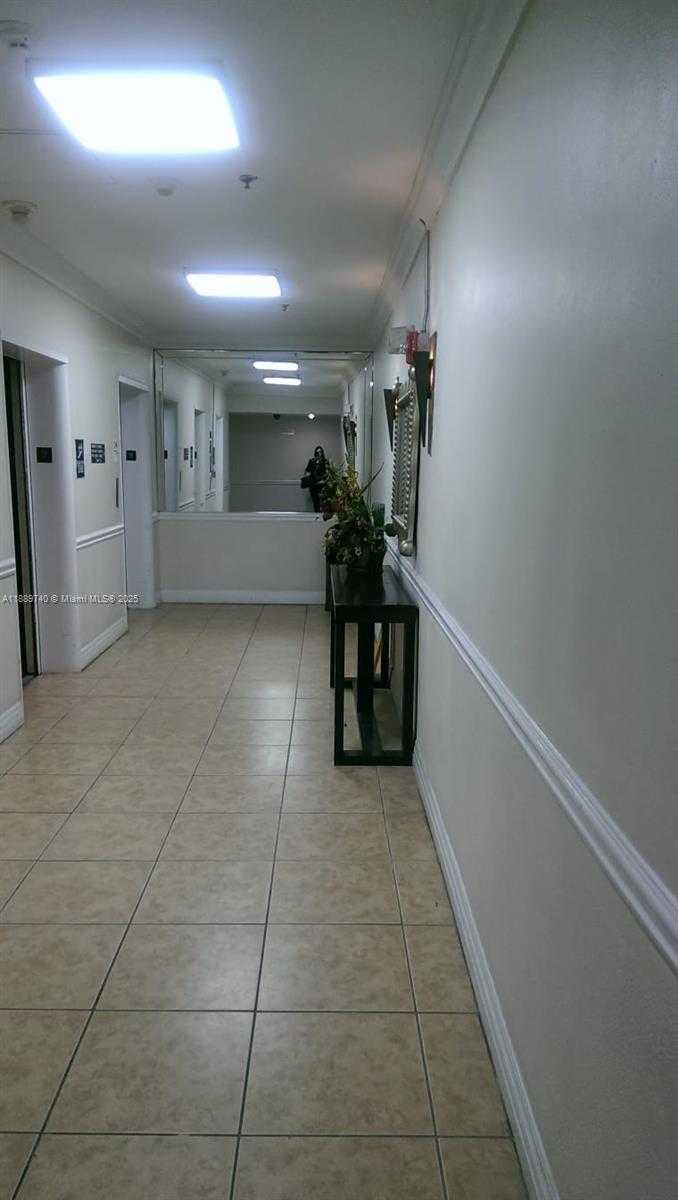 Small Image of 6345 COLLINS AVE #937, Miami Beach Number 16