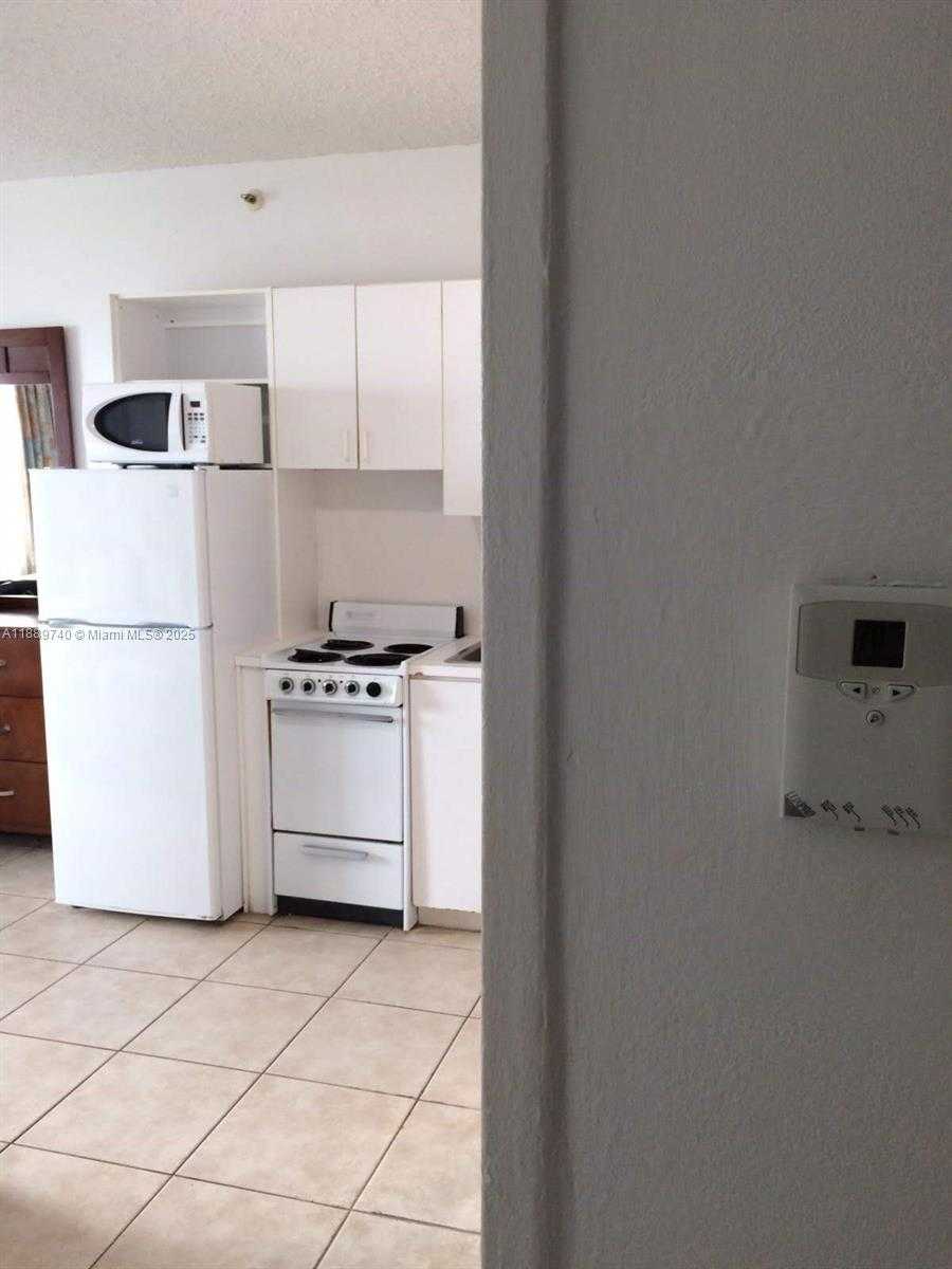 Small Image of 6345 COLLINS AVE #937, Miami Beach Number 20