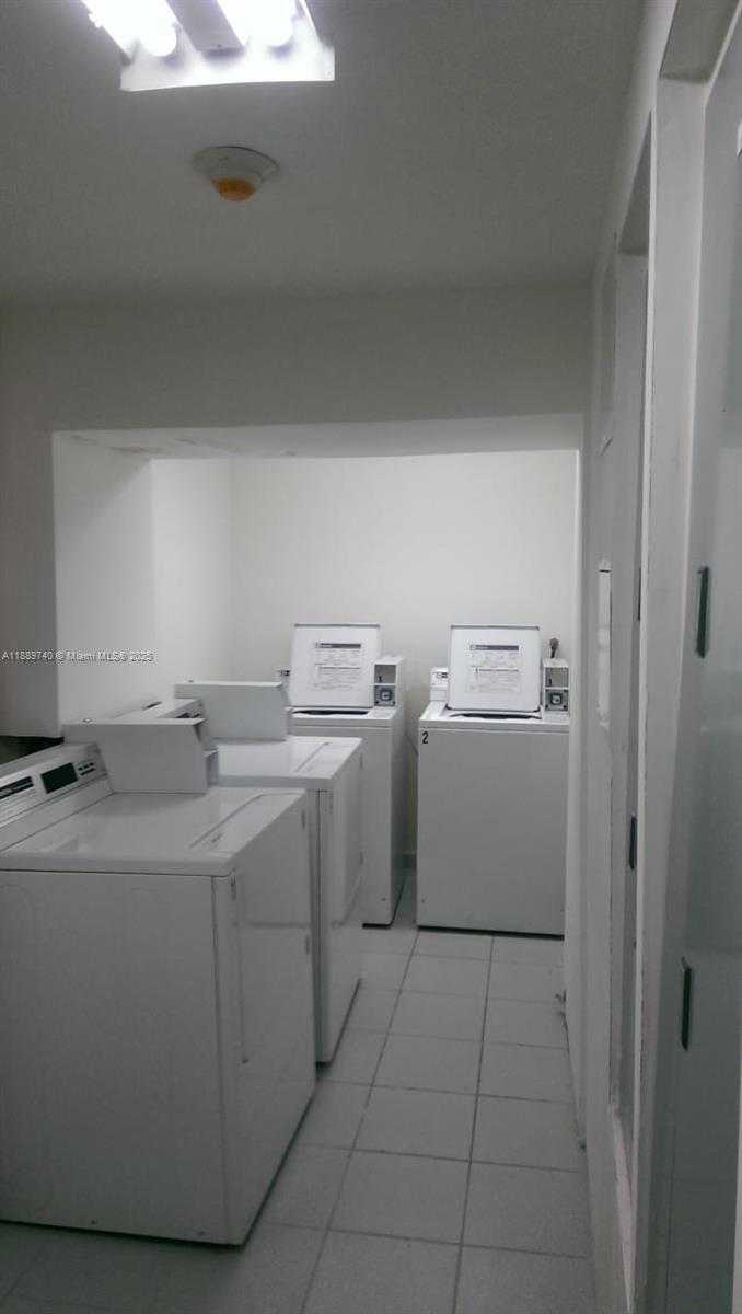 Small Image of 6345 COLLINS AVE #937, Miami Beach Number 23
