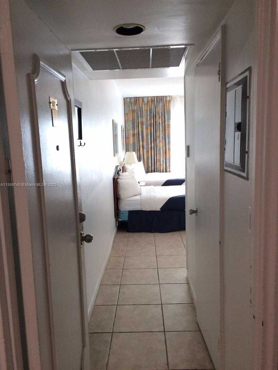 Small Image of 6345 COLLINS AVE #937, Miami Beach Number 25
