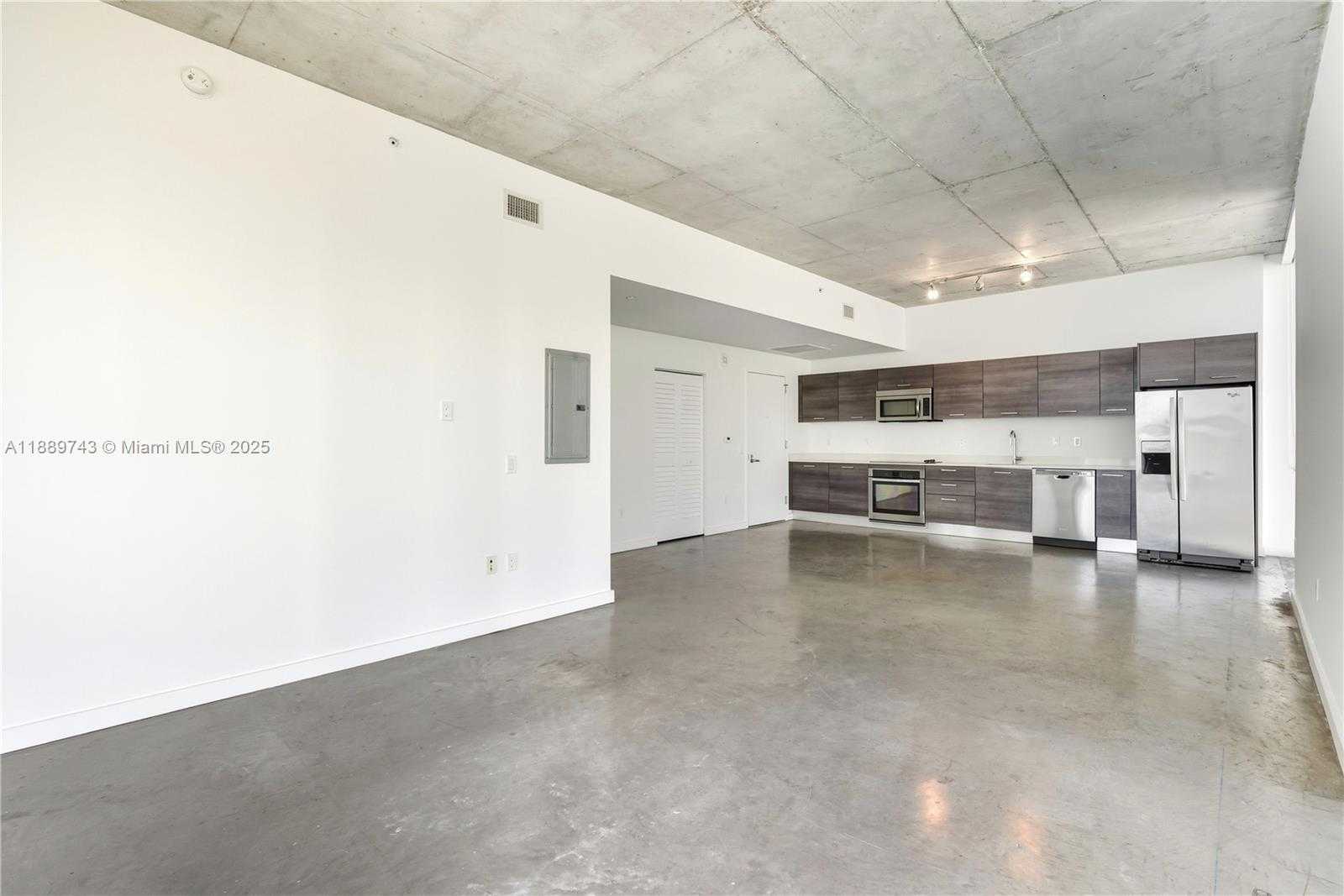 Small Image of 151 SOUTH EAST 1ST STREET #2002, Miami Number 3