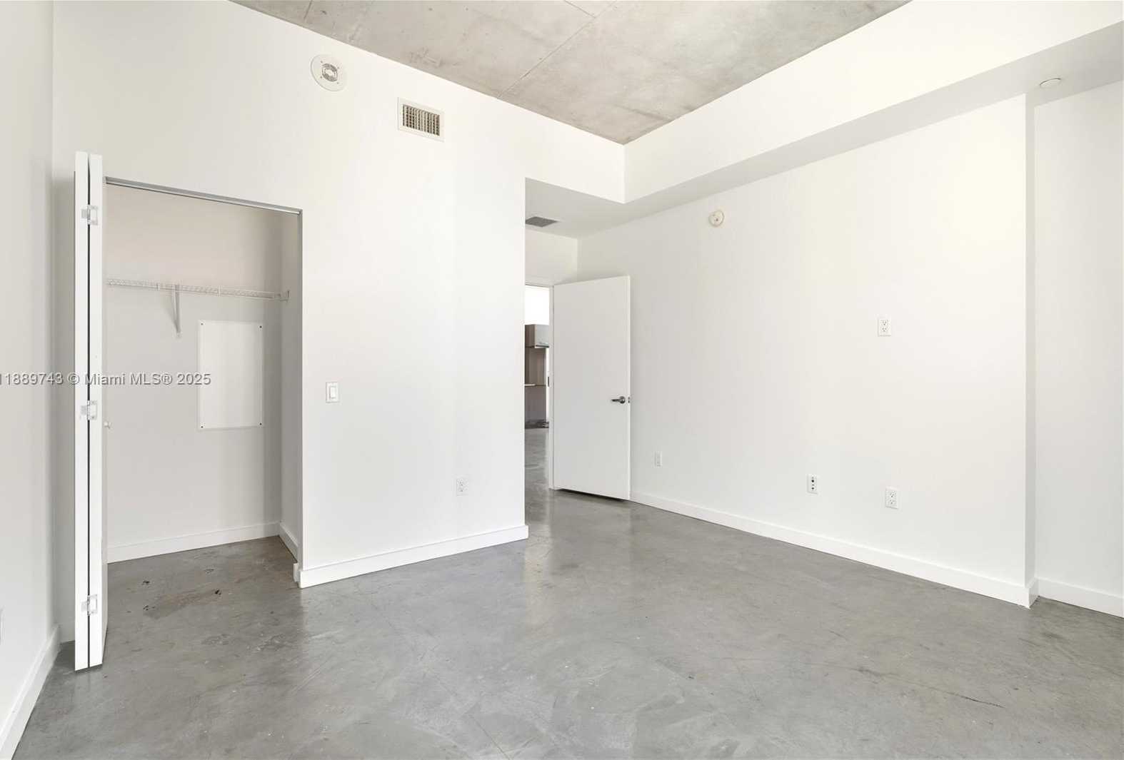 Small Image of 151 SOUTH EAST 1ST STREET #2002, Miami Number 7