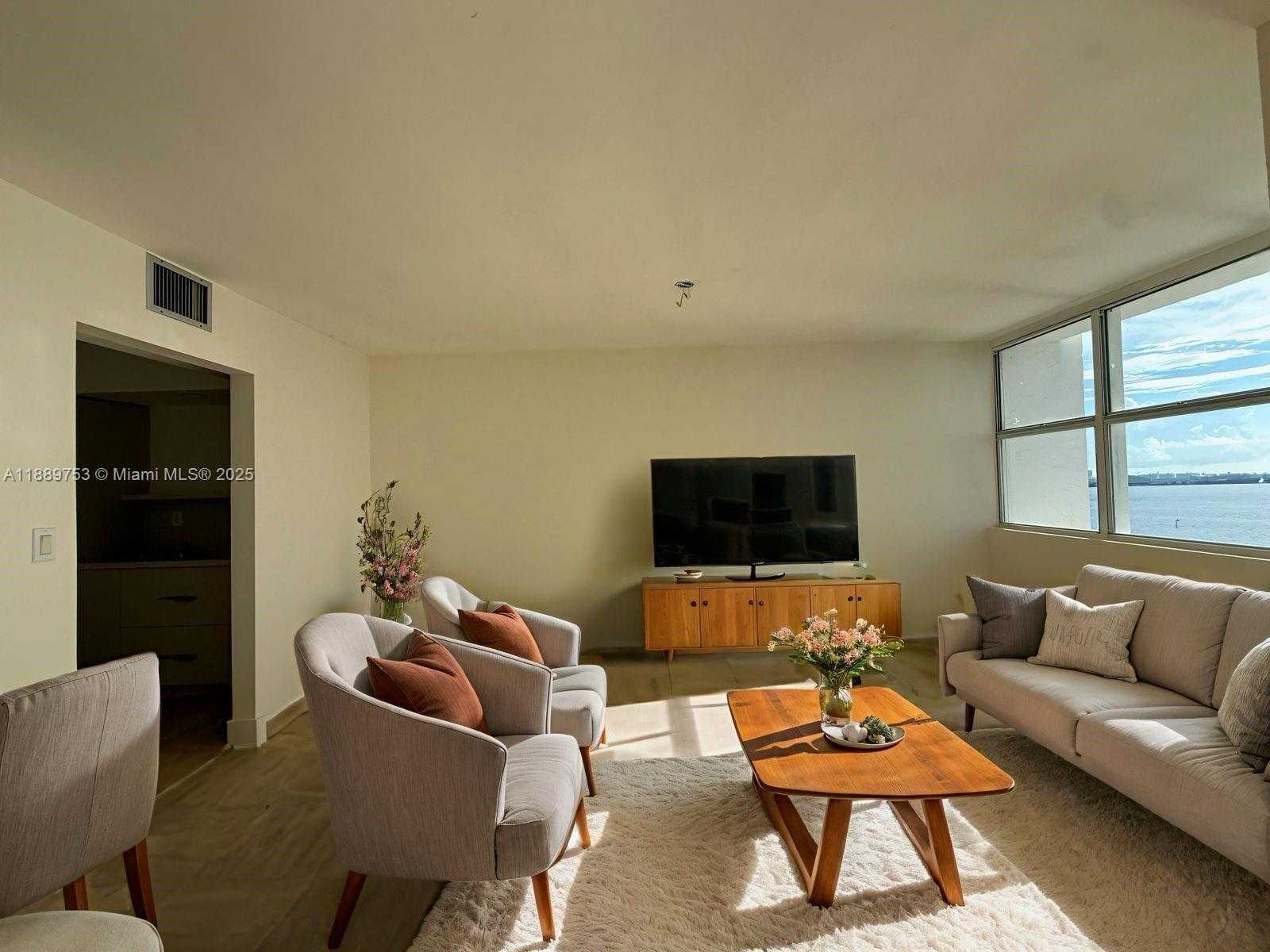 Small Image of 1420 BRICKELL BAY DR #1203A, Miami Number 5