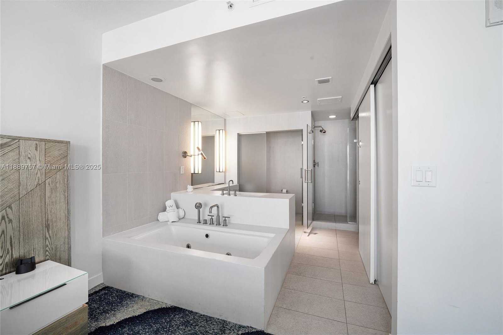 Small Image of 3101 BAYSHORE DR #1704, Fort Lauderdale Number 25
