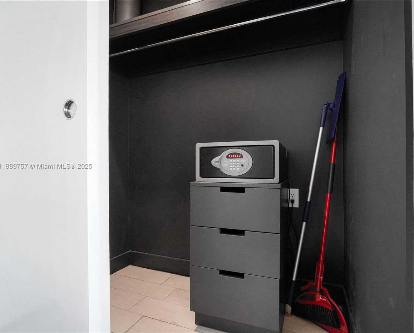 Small Image of 3101 BAYSHORE DR #1704, Fort Lauderdale Number 31