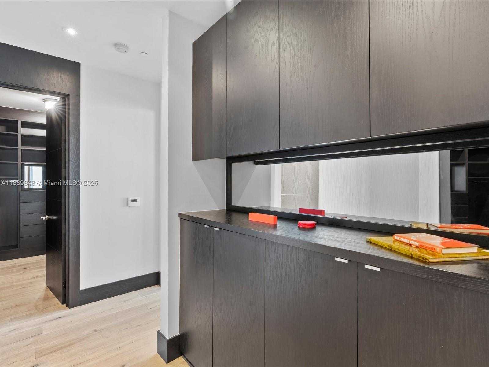 Small Image of 2711 SOUTH OCEAN DR #4005, Hollywood Number 27
