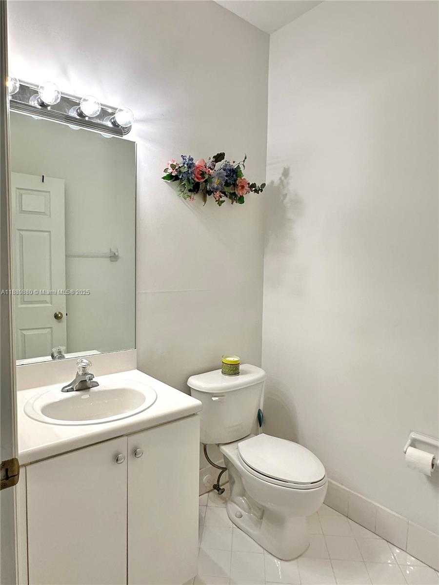 Small Image of 13261 SOUTH WEST 127TH CT, Miami Number 10