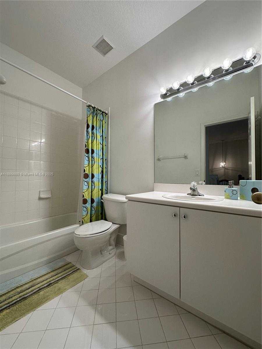 Small Image of 13261 SOUTH WEST 127TH CT, Miami Number 18
