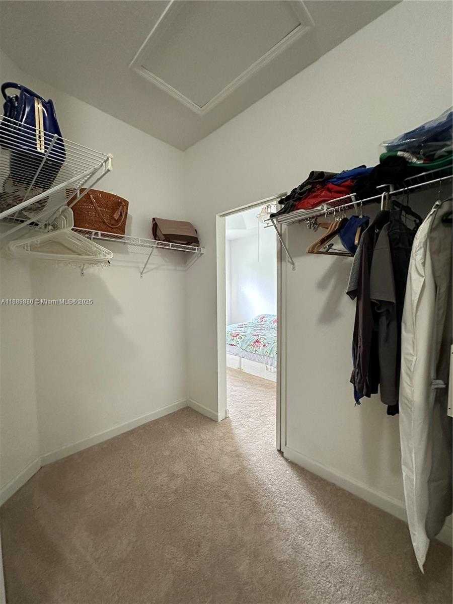 Small Image of 13261 SOUTH WEST 127TH CT, Miami Number 24