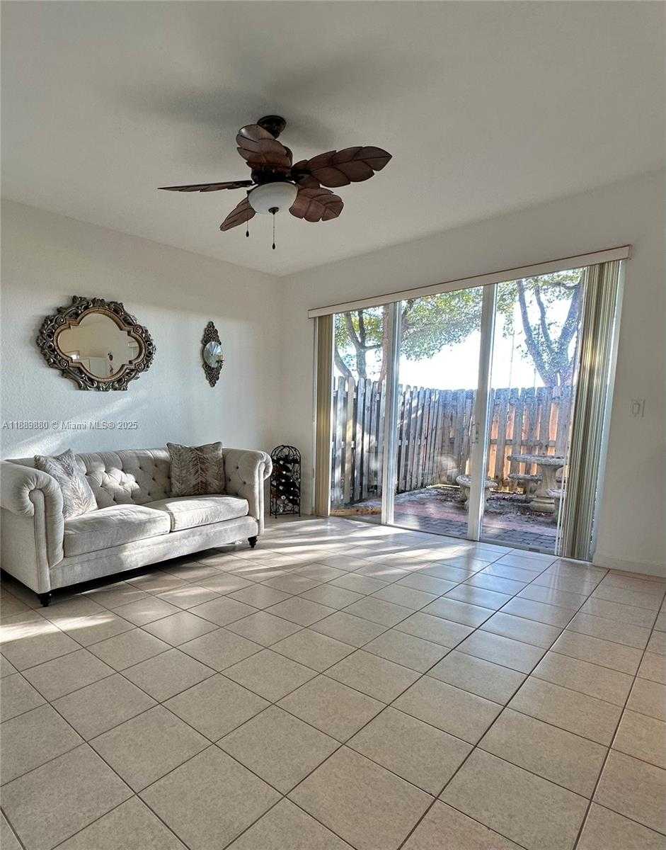 Small Image of 13261 SOUTH WEST 127TH CT, Miami Number 5