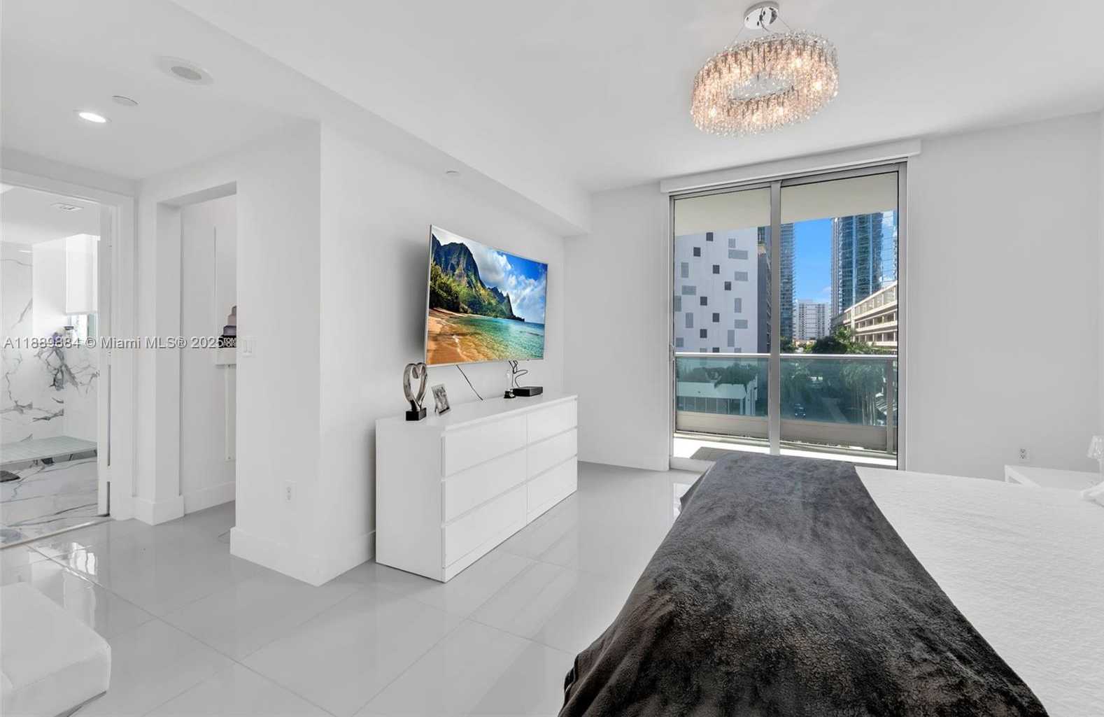 Small Image of 1331 BRICKELL BAY DR #502, Miami Number 14