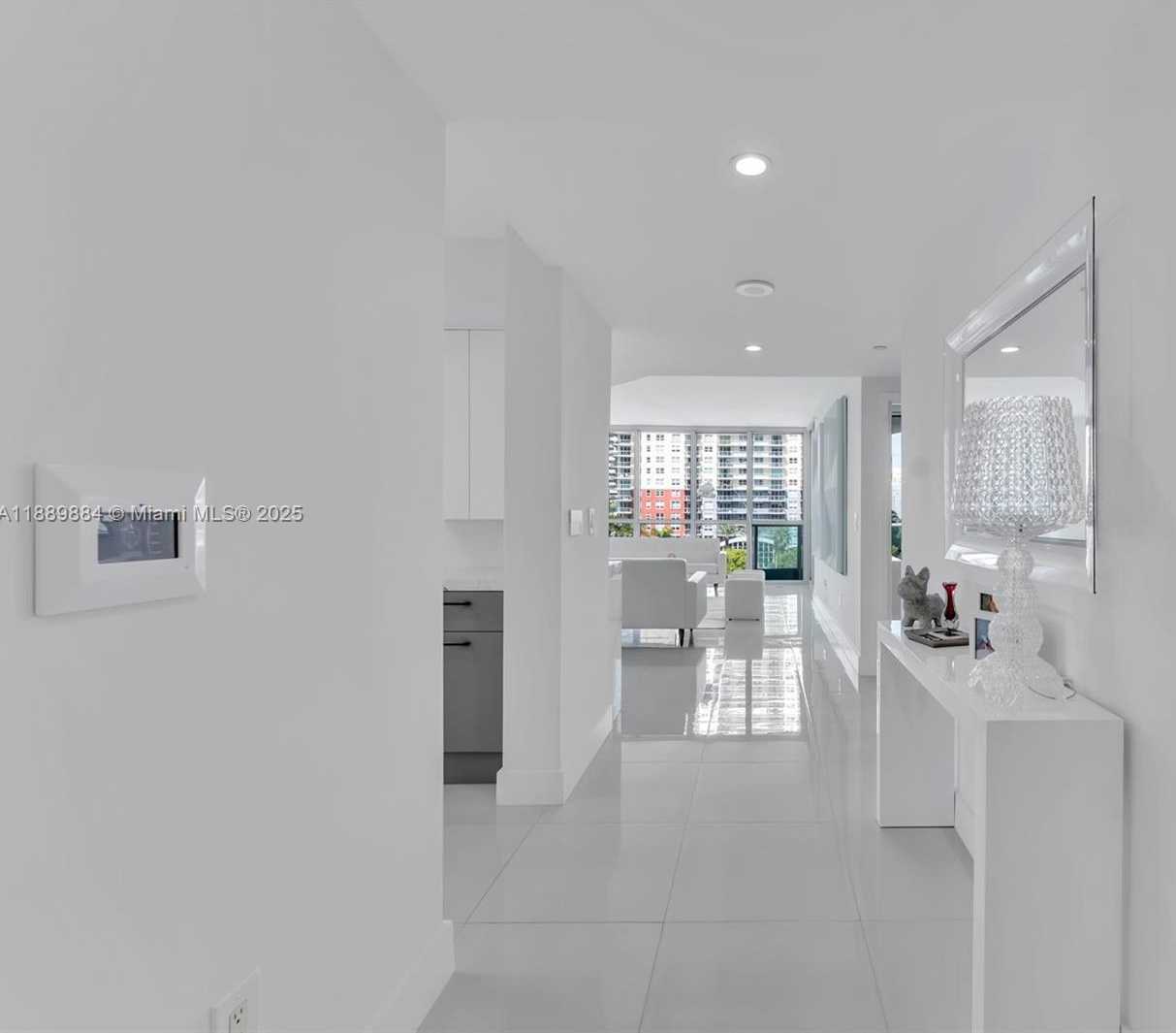 Small Image of 1331 BRICKELL BAY DR #502, Miami Number 3