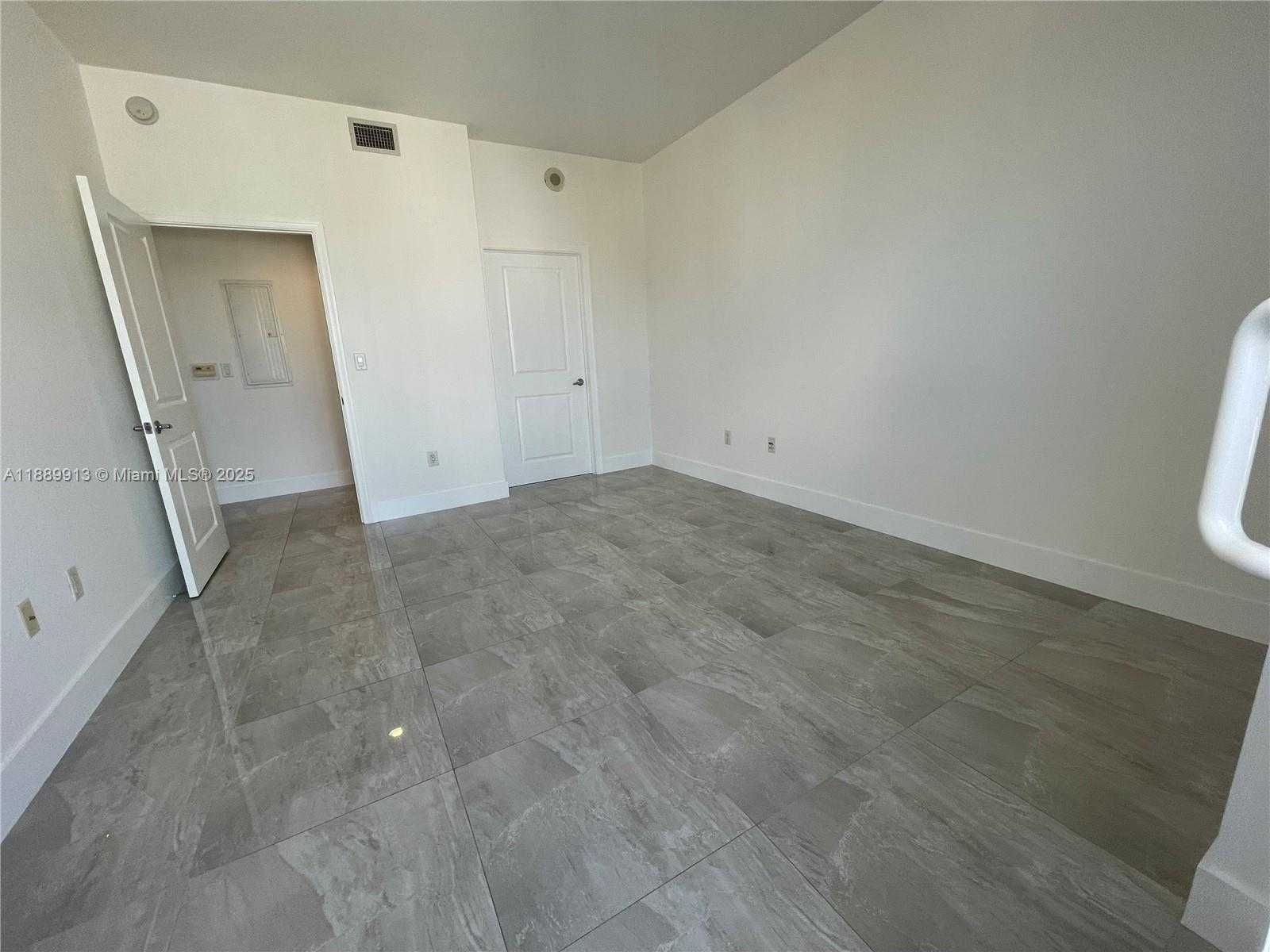 Small Image of 10 ARAGON AVE #1412, Coral Gables Number 13