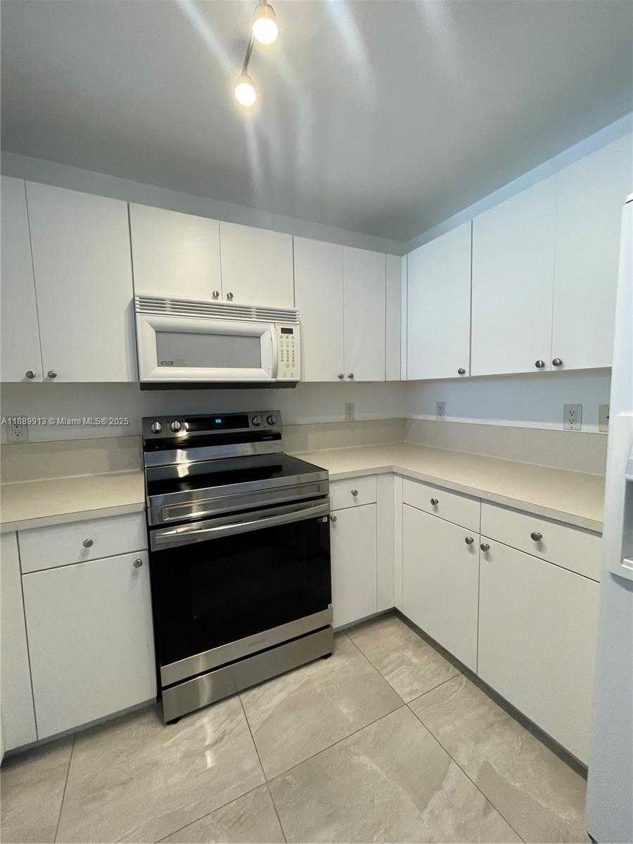 Small Image of 10 ARAGON AVE #1412, Coral Gables Number 4
