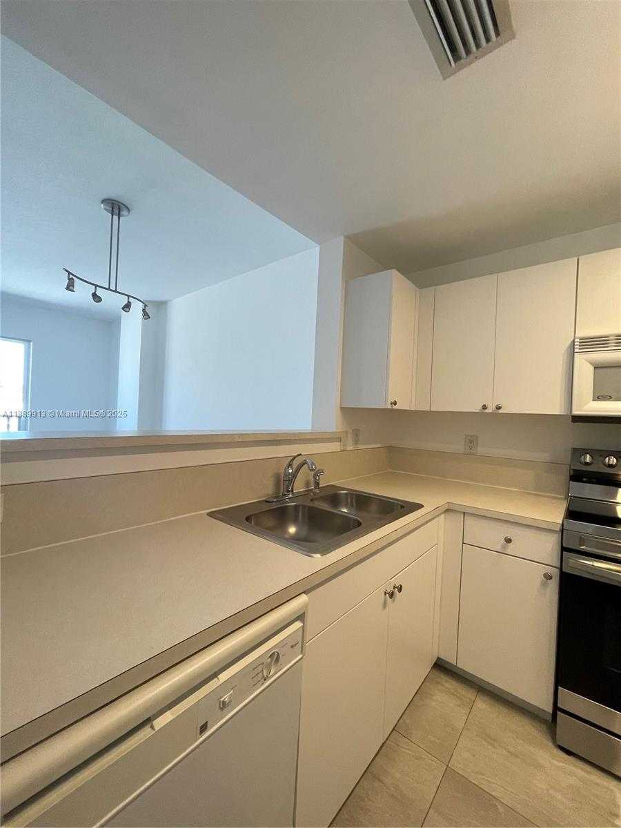 Small Image of 10 ARAGON AVE #1412, Coral Gables Number 5