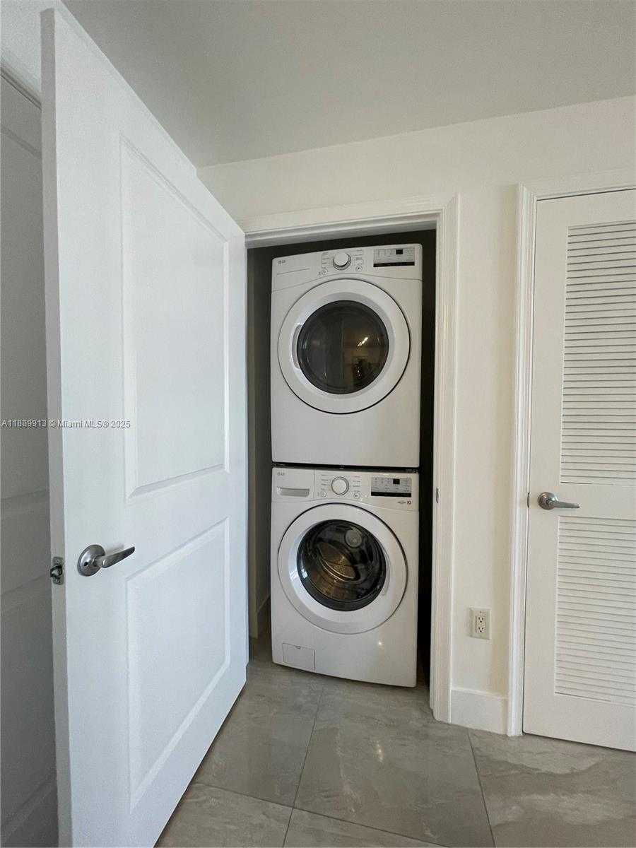 Small Image of 10 ARAGON AVE #1412, Coral Gables Number 6
