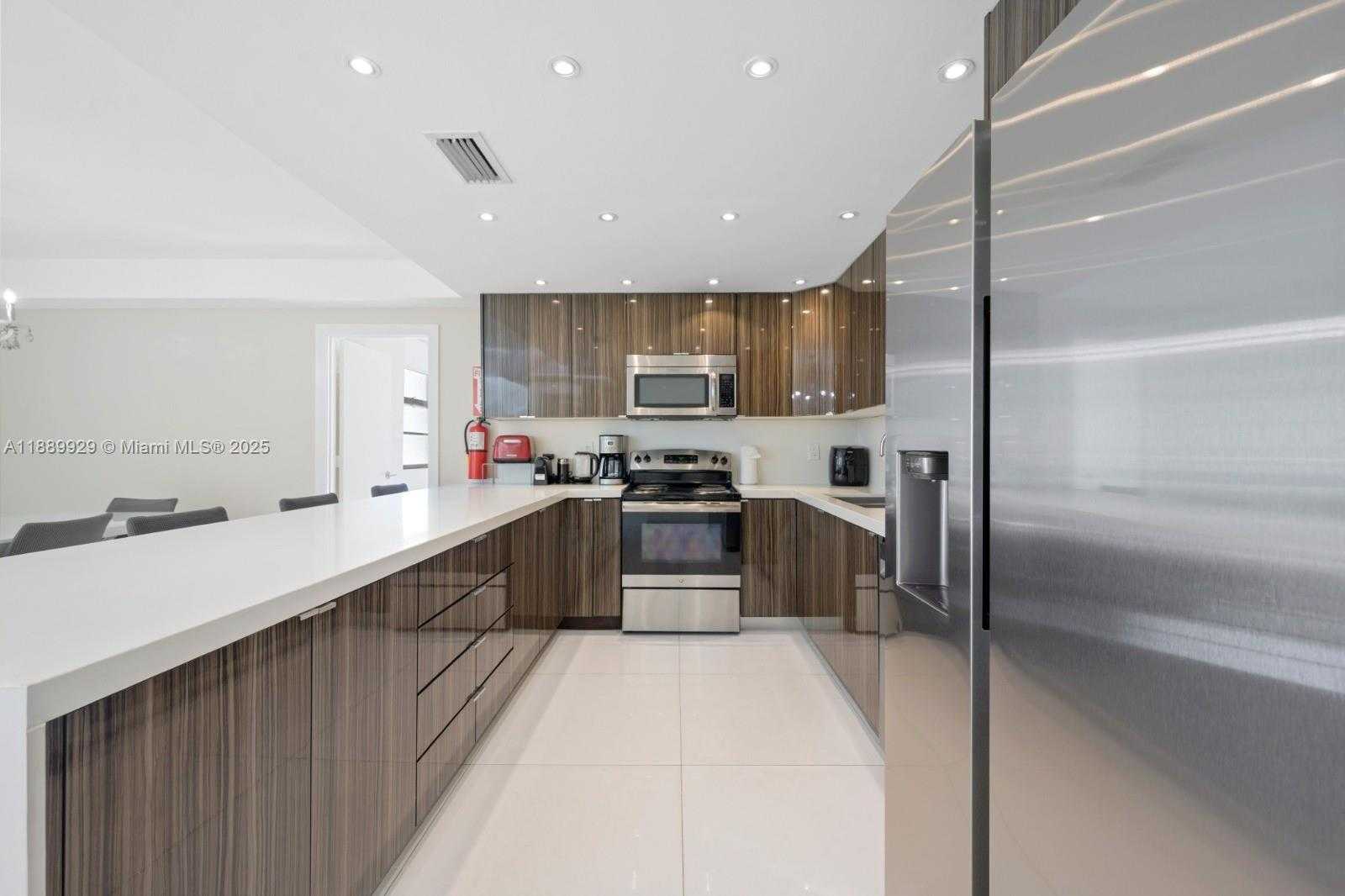 Small Image of 19370 COLLINS AVE #916, Sunny Isles Beach Number 9