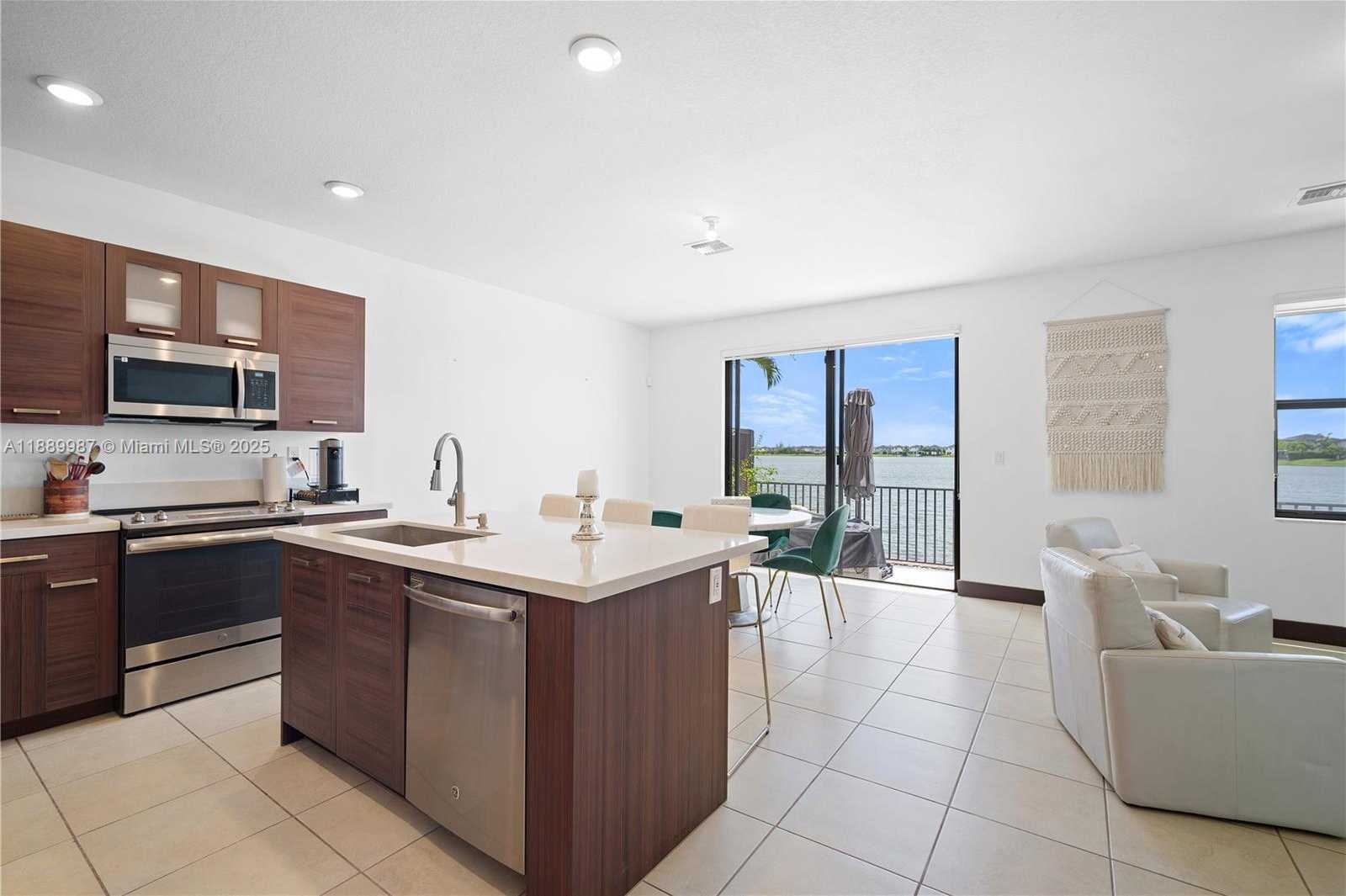 Small Image of 15673 NORTH WEST 91ST CT, Miami Lakes Number 10