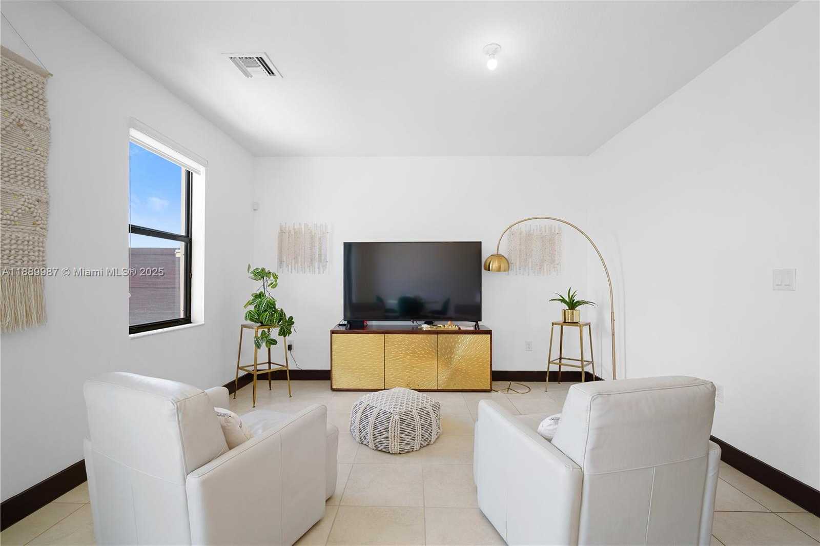 Small Image of 15673 NORTH WEST 91ST CT, Miami Lakes Number 13