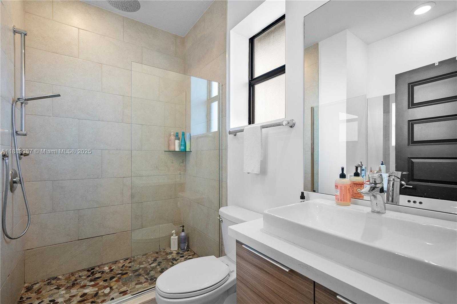Small Image of 15673 NORTH WEST 91ST CT, Miami Lakes Number 24