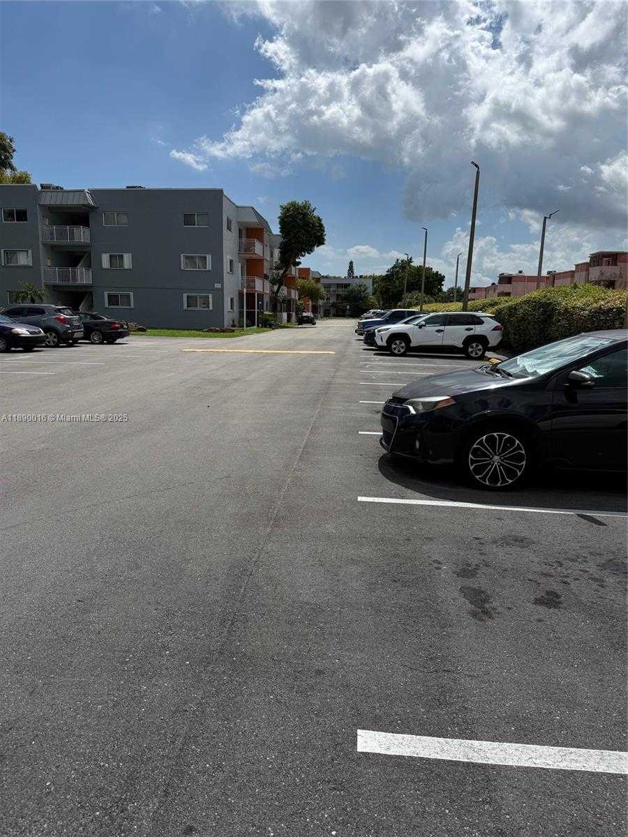 Small Image of 11301 SOUTH WEST 200TH ST #305-A, Miami Number 3
