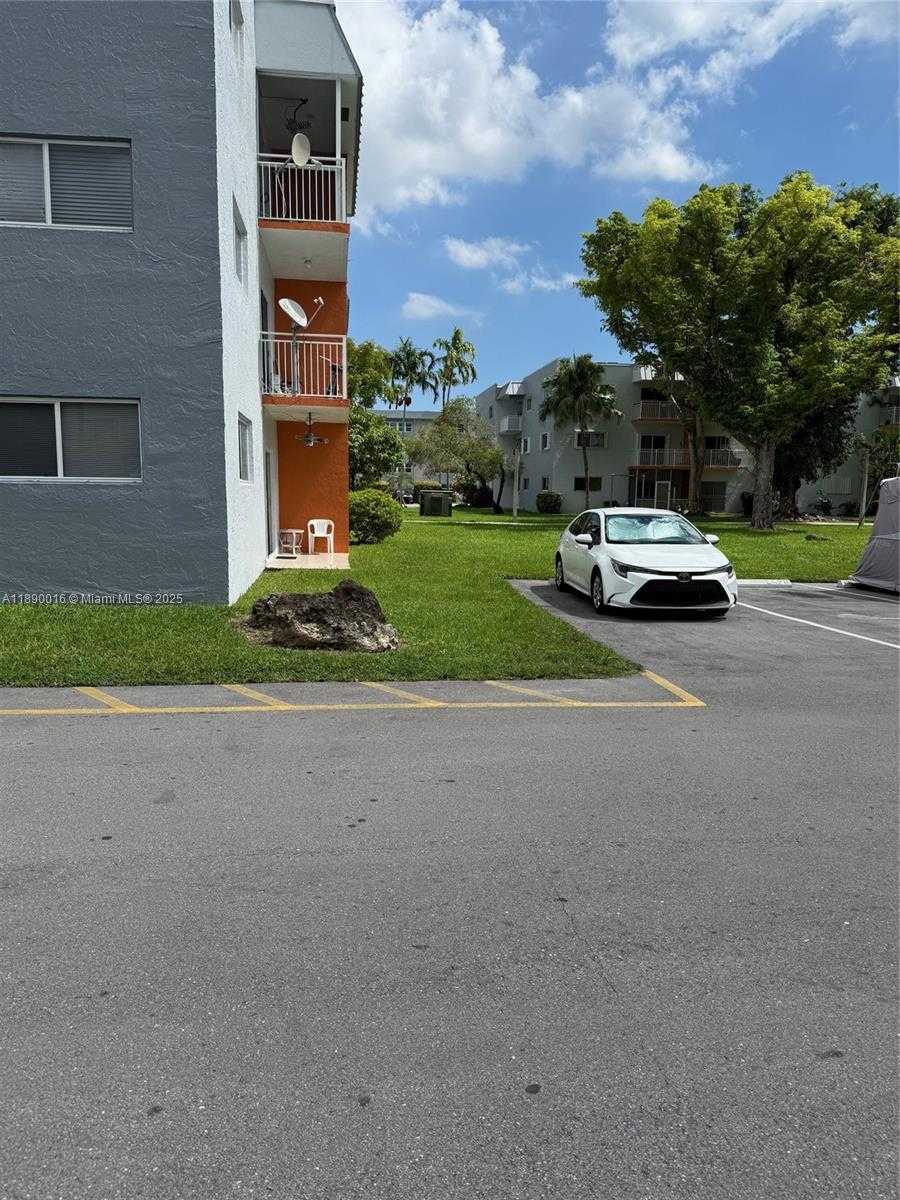 Small Image of 11301 SOUTH WEST 200TH ST #305-A, Miami Number 4