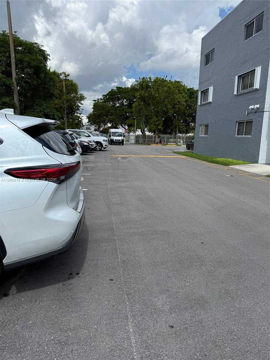 Small Image of 11301 SOUTH WEST 200TH ST #305-A, Miami Number 5